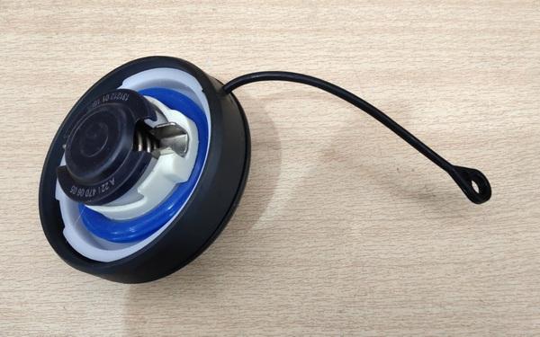 BAPMIC BF0112470013 - Sealing Cap, fuel tank car-mod.net