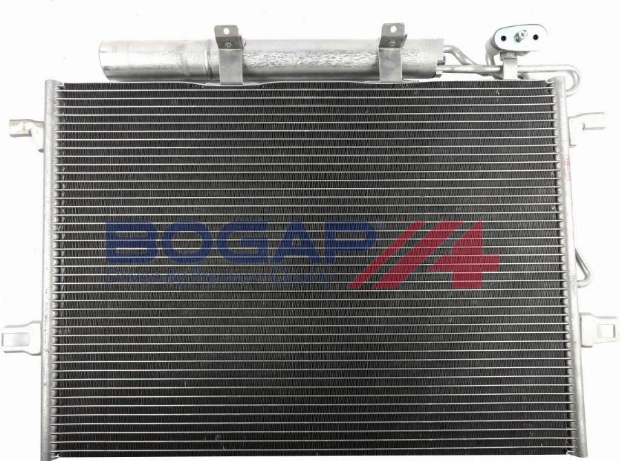 BOGAP C4117113 - Condenser, air conditioning car-mod.net