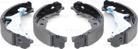 BOSCH 0 986 487 953 - Drum Brake Shoe Set car-mod.net