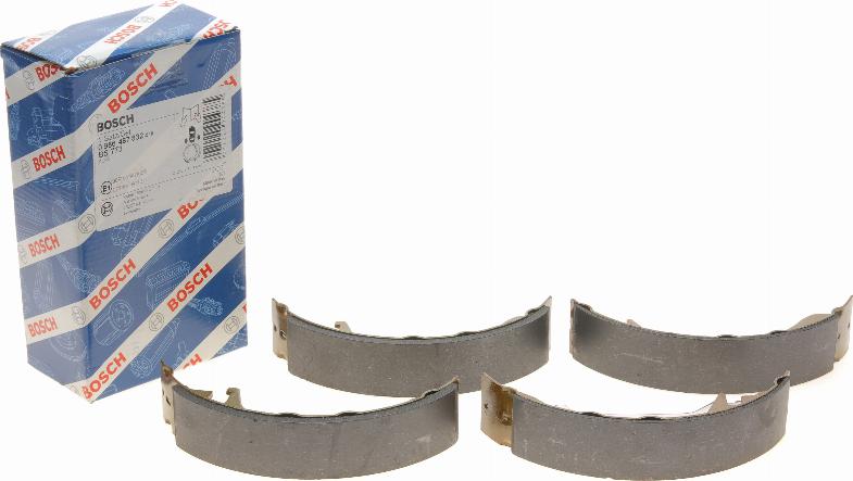 BOSCH 0 986 487 832 - Drum Brake Shoe Set car-mod.net