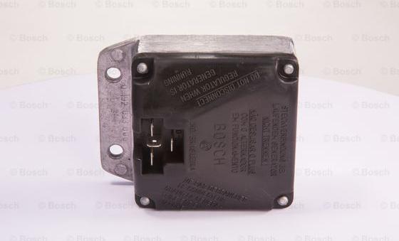 BOSCH 0 192 033 005 - Voltage regulator, alternator car-mod.net