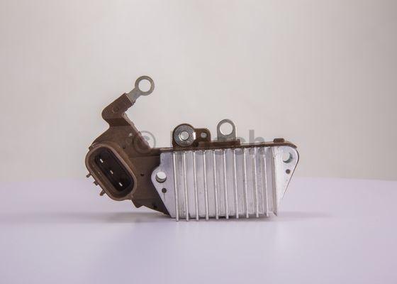 BOSCH F 042 320 120 - Voltage regulator, alternator car-mod.net