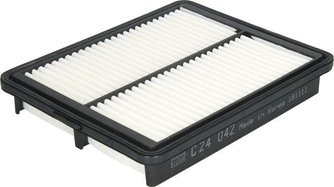 Mann-Filter C 24 042 - Engine Air Filter car-mod.net