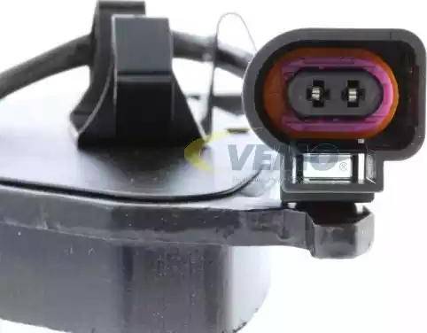 VAICO V10-8110-1 - Brake Pad Set, disc brake car-mod.net