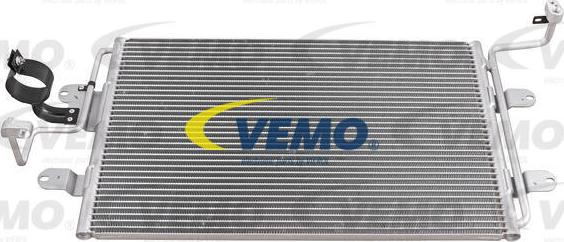 Vemo V15-62-1005 - Condenser, air conditioning car-mod.net