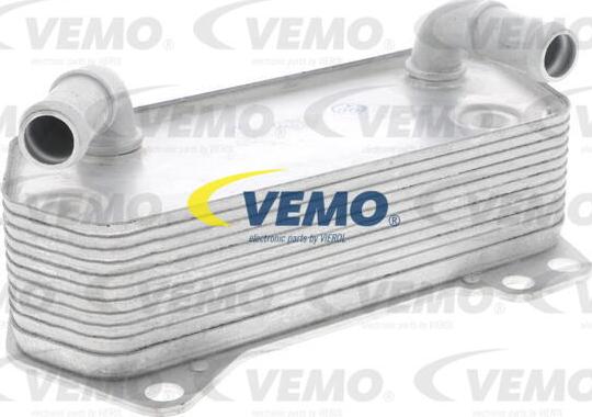 Vemo V10-60-0008 - Oil Cooler, engine oil car-mod.net