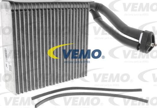 Vemo V30-65-0038 - Evaporator, air conditioning car-mod.net