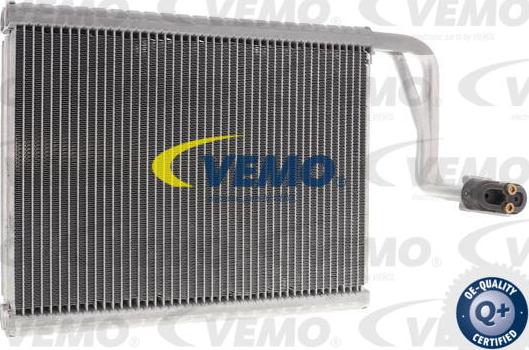 Vemo V20-65-0019 - Evaporator, air conditioning car-mod.net