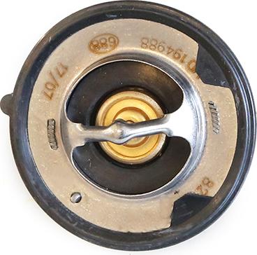 WXQP 10997 - Coolant thermostat / housing car-mod.net